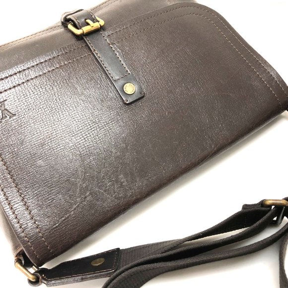 LOUIS VUITTON Utah Shoulder Bag - Picture 4 of 9